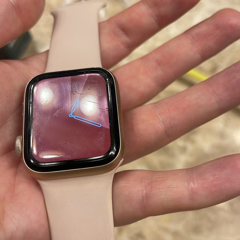 Apple Watch Series 5 - Picture 4 of 4